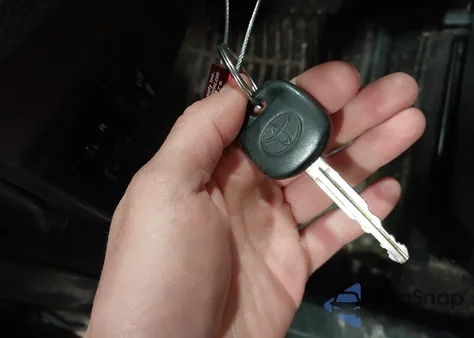 2016 Toyota Corolla L из США, поврежденный, VIN 2T1BURHE6GC570389